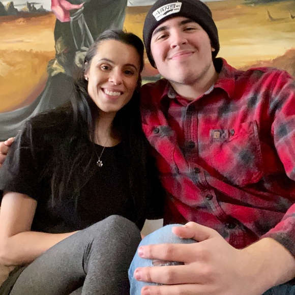 Meet your Posher, Kat - Picture 2 of 14